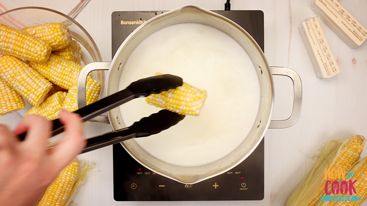 How do you make boiled corn on the cob from scratch